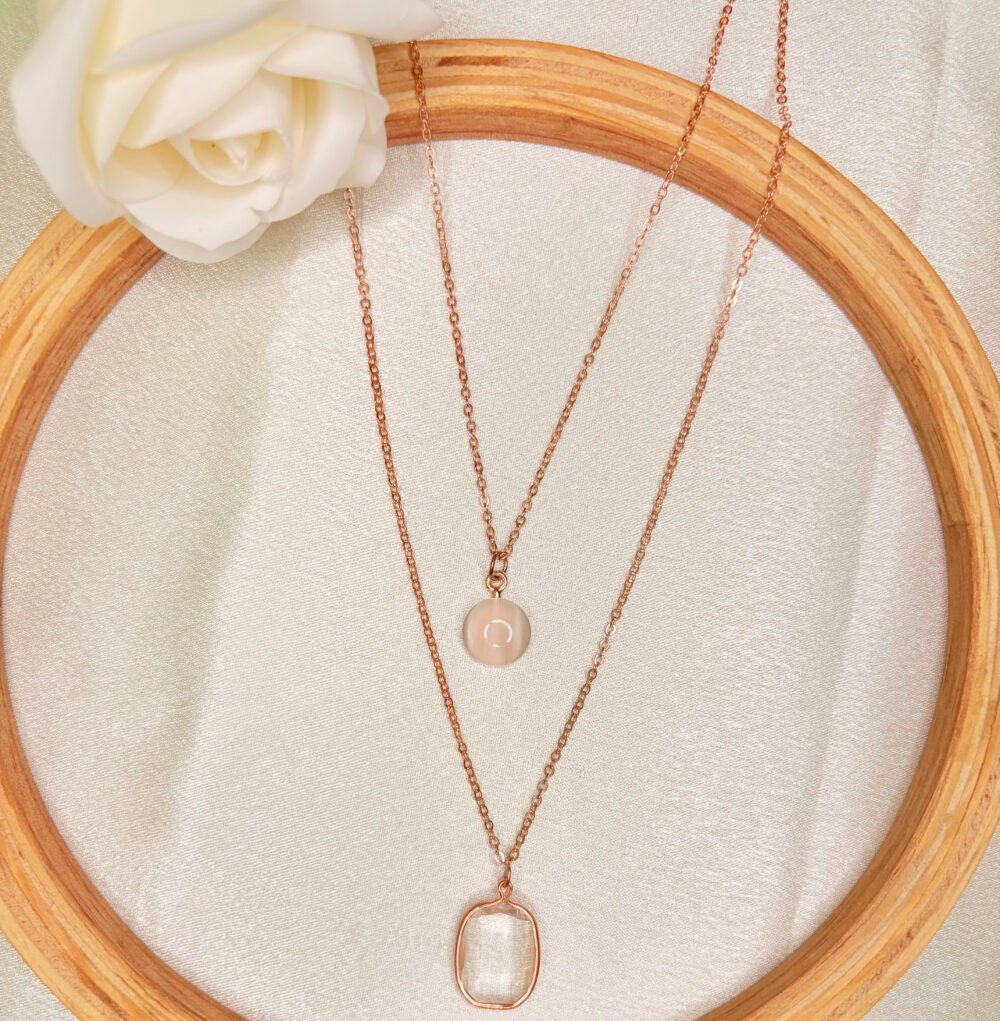 Layered pendant neck chain