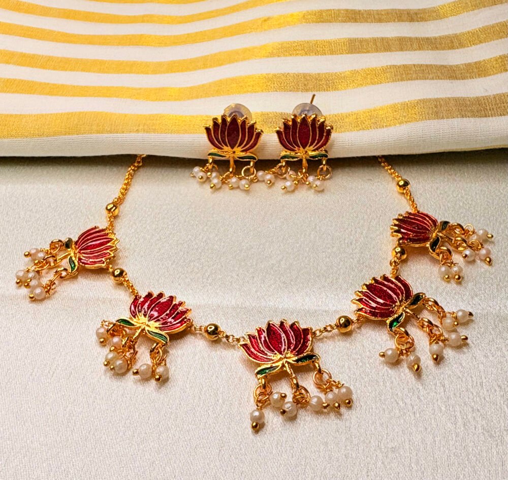 Lotus chocker-white beads.