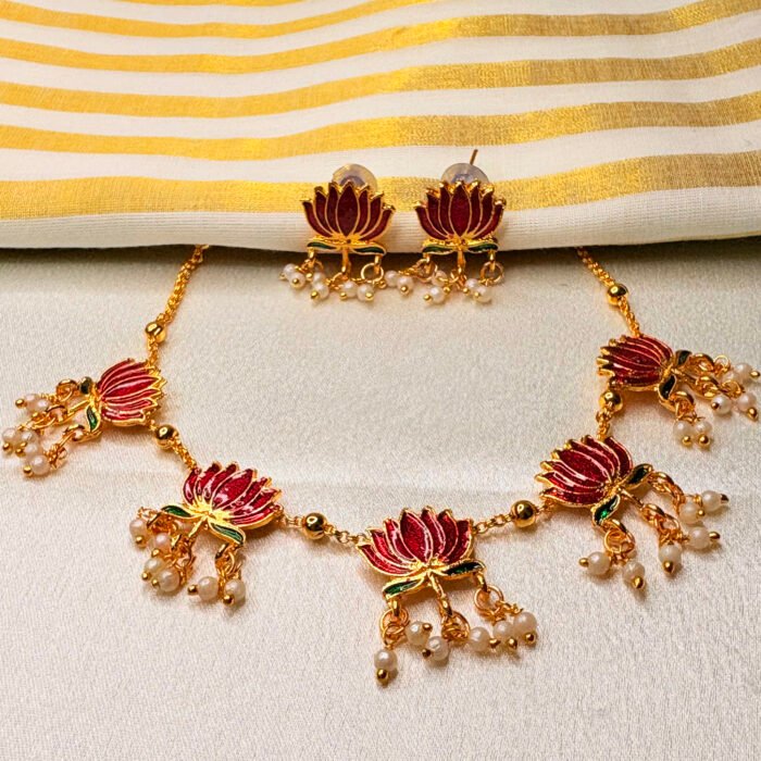 Lotus chocker-white beads.