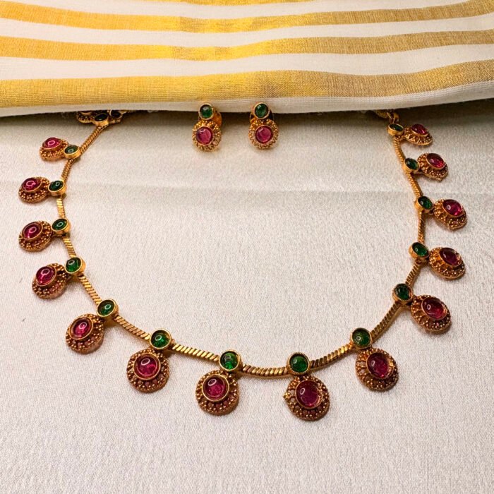 Kemp stone necklace