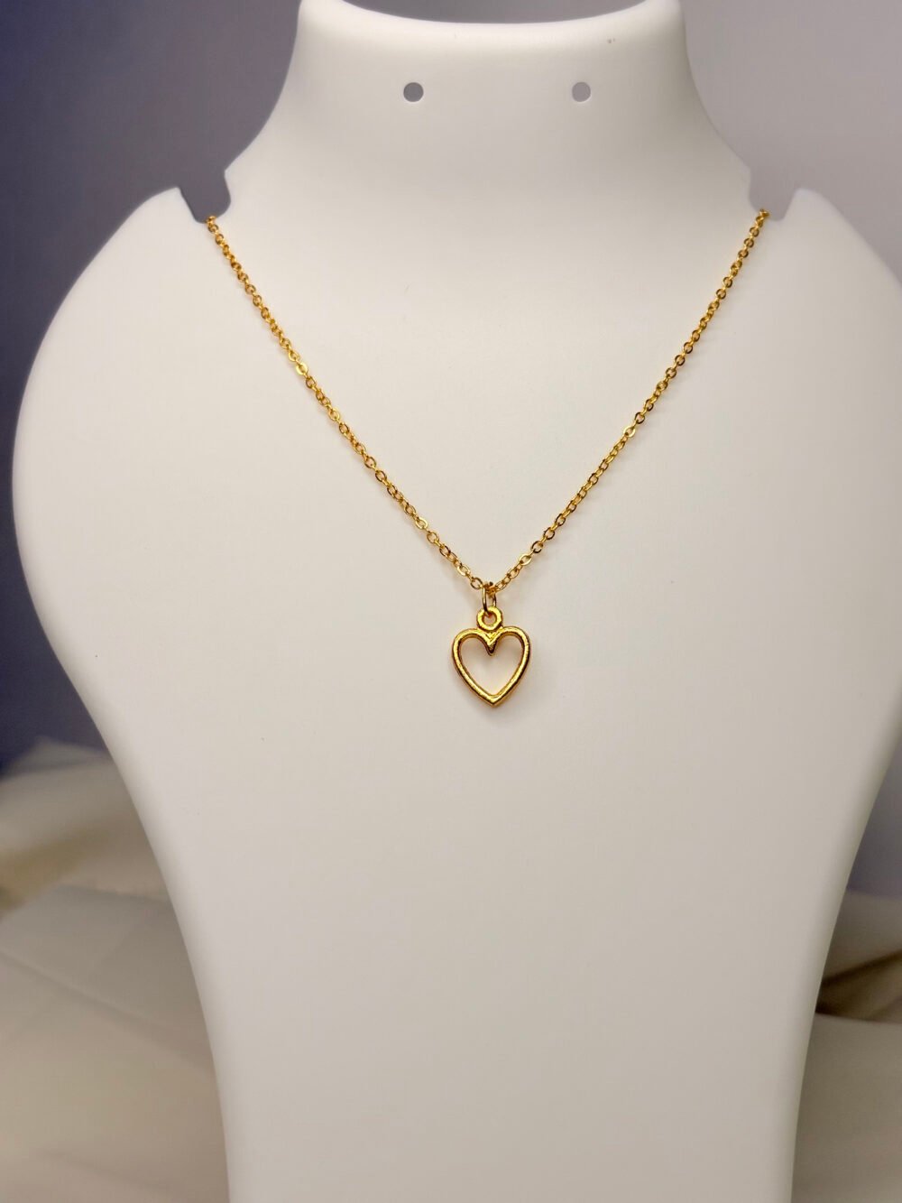 Dainty heart necklace