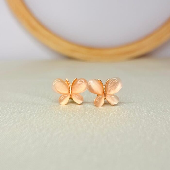 Butterfly stud earring 